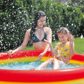 Piscine gonflable multicolore